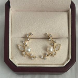 Gold Pearl Leaf Earrings